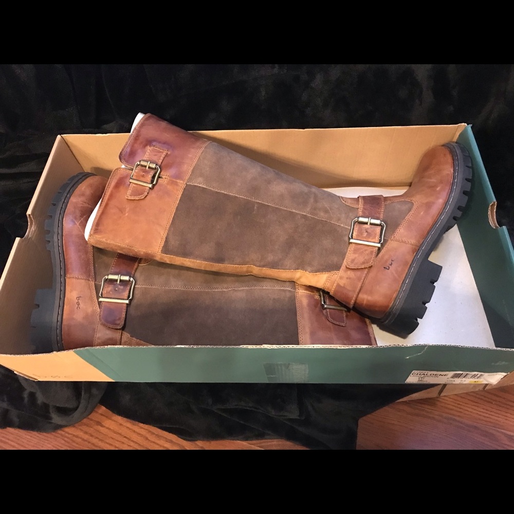 New Beautiful Leather Boots, size 8.5
